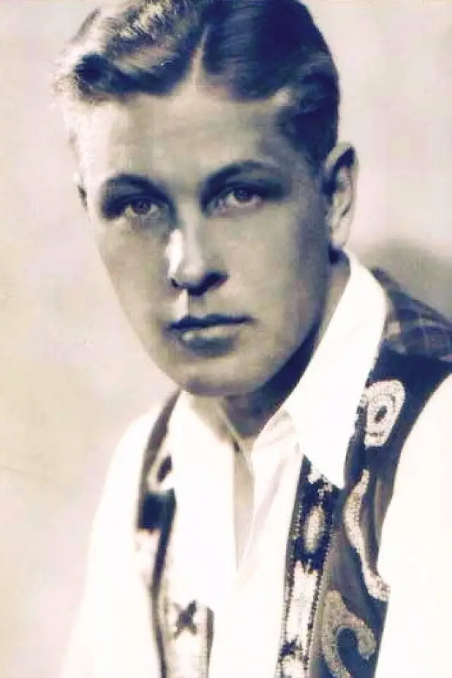Фото  (J. Harold Murray)