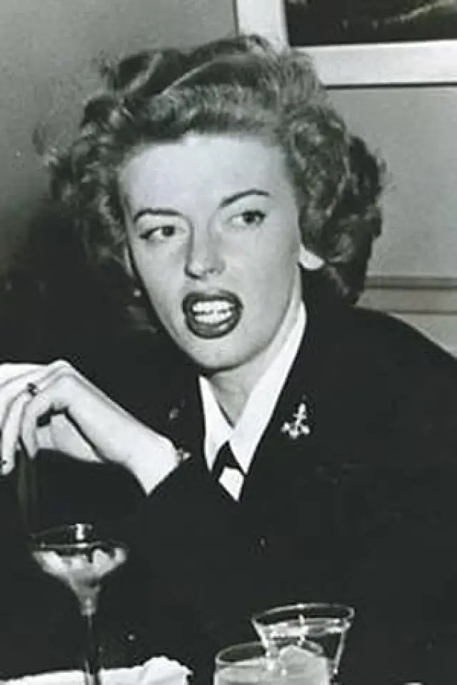 Фото  (Marjorie Cameron)