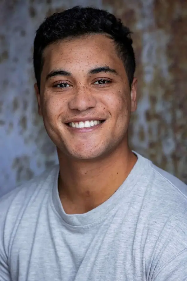 Фото  (James Rolleston)