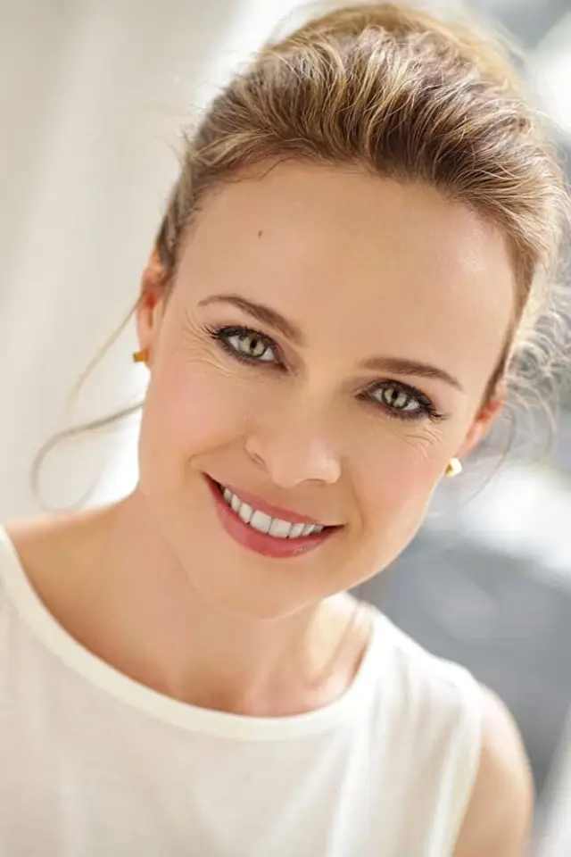 Фото  (Tami Stronach)