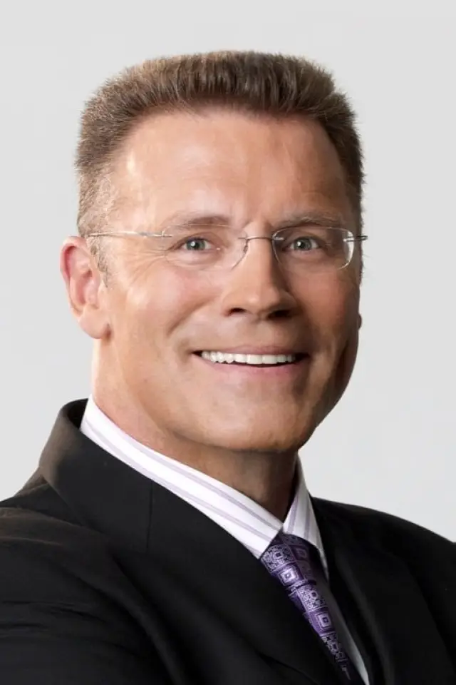Фото  (Howie Long)