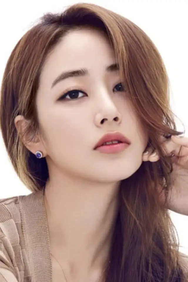 Фото  (Kim Hyo-jin)