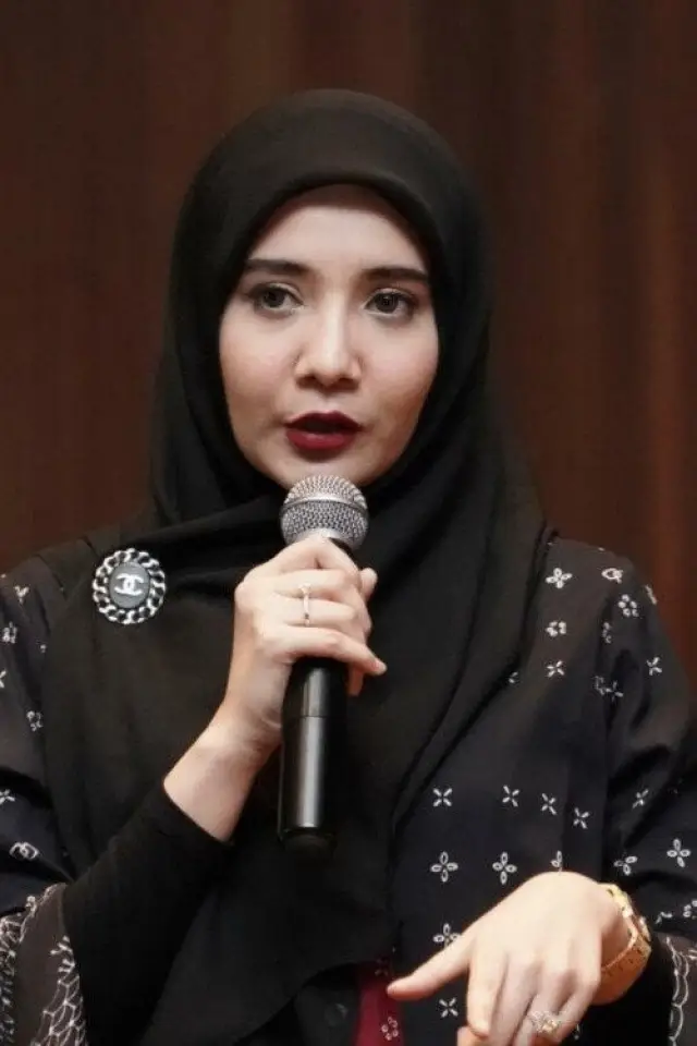 Фото  (Zaskia Sungkar)