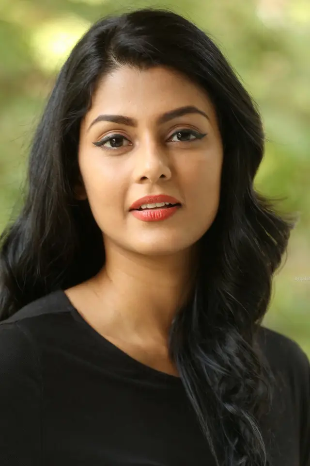 Фото  (Anisha Ambrose)