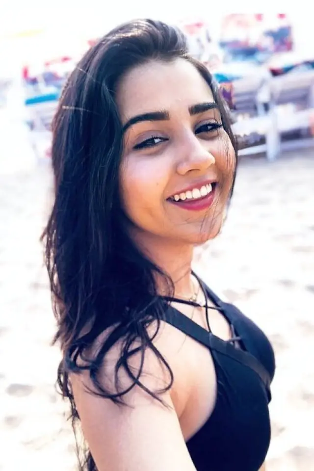 Фото  (Roshni Walia)
