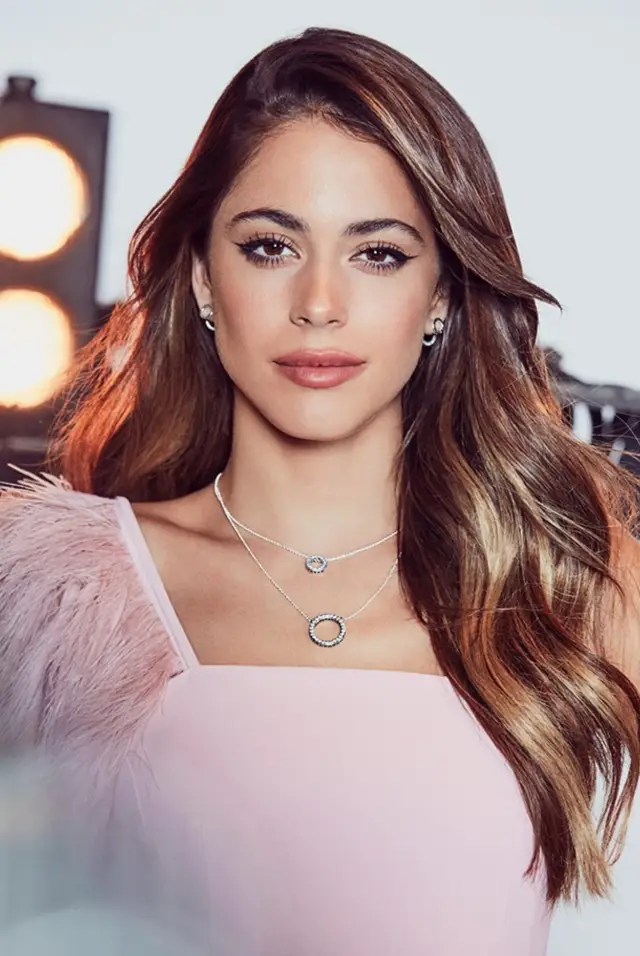 Фото Тіні Стоессель (Tini Stoessel)