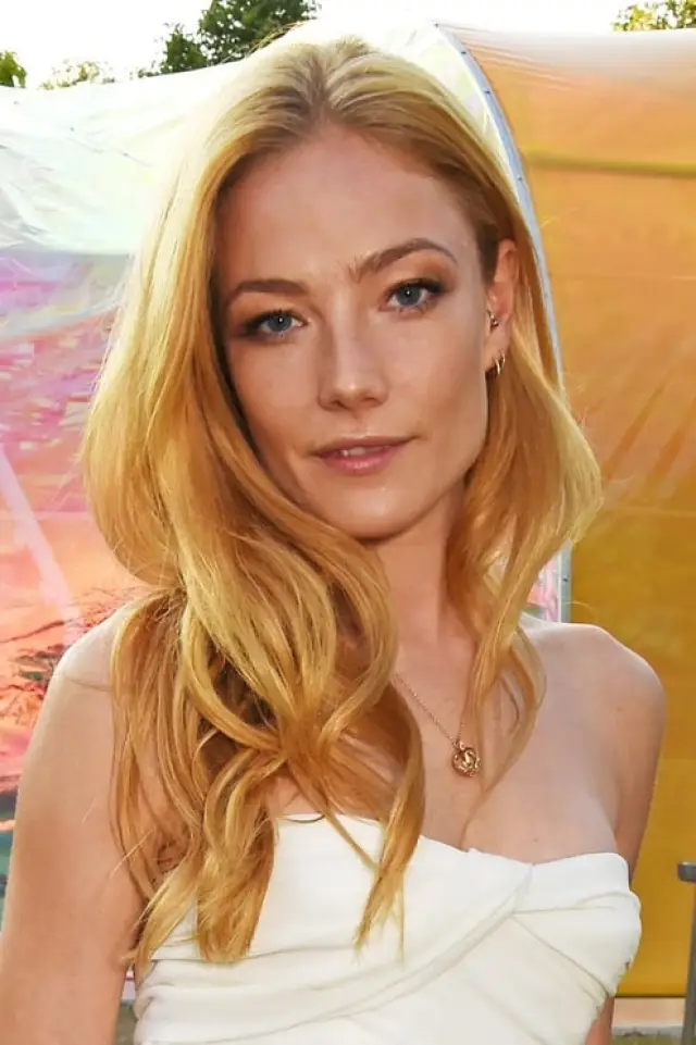 Фото Клара Паджет (Clara Paget)