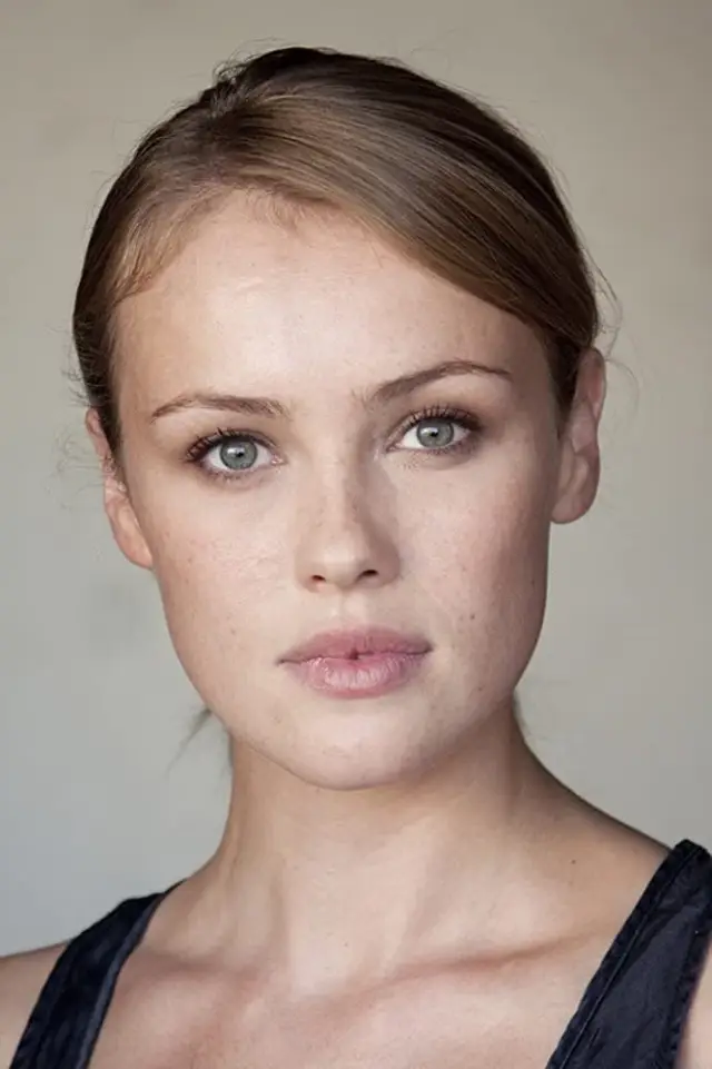 Фото Ганна Нью (Hannah New)