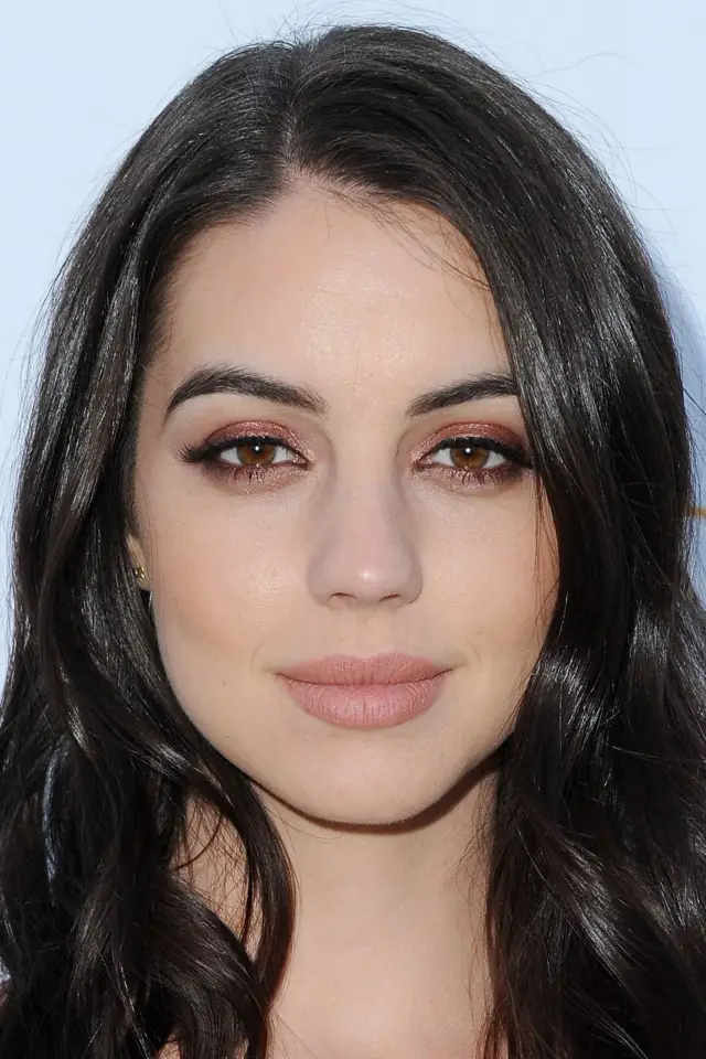Фото Аделаїда Кейн (Adelaide Kane)