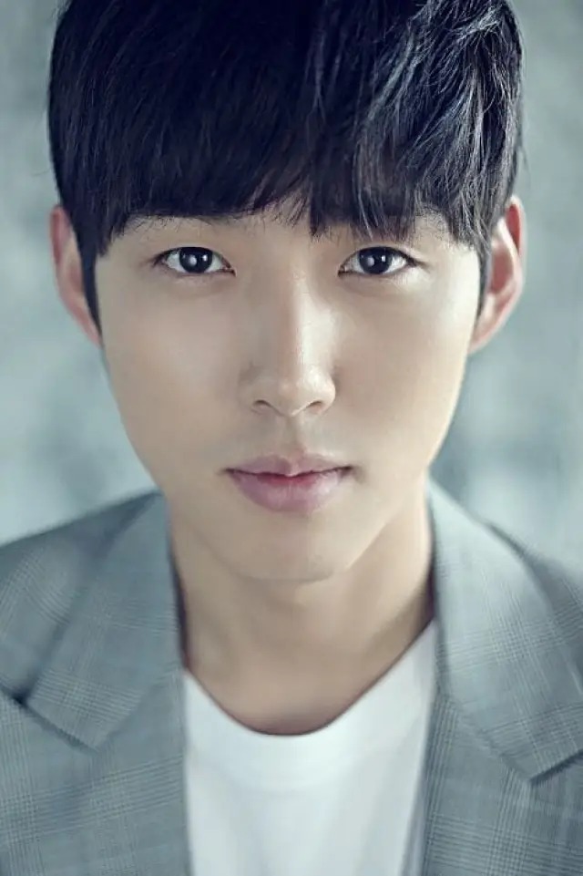 Фото  (Baek Sung-hyun)