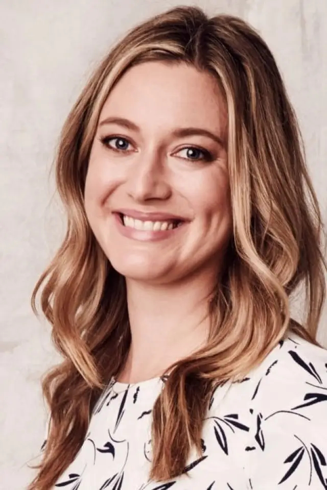 Фото  (Zoe Perry)