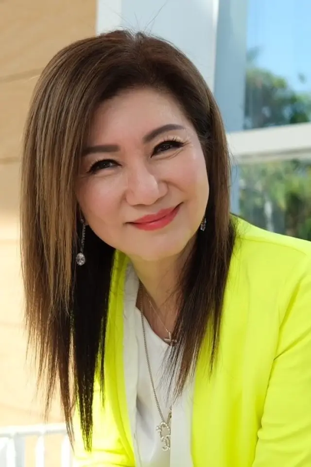 Фото  (Virginia Lok)
