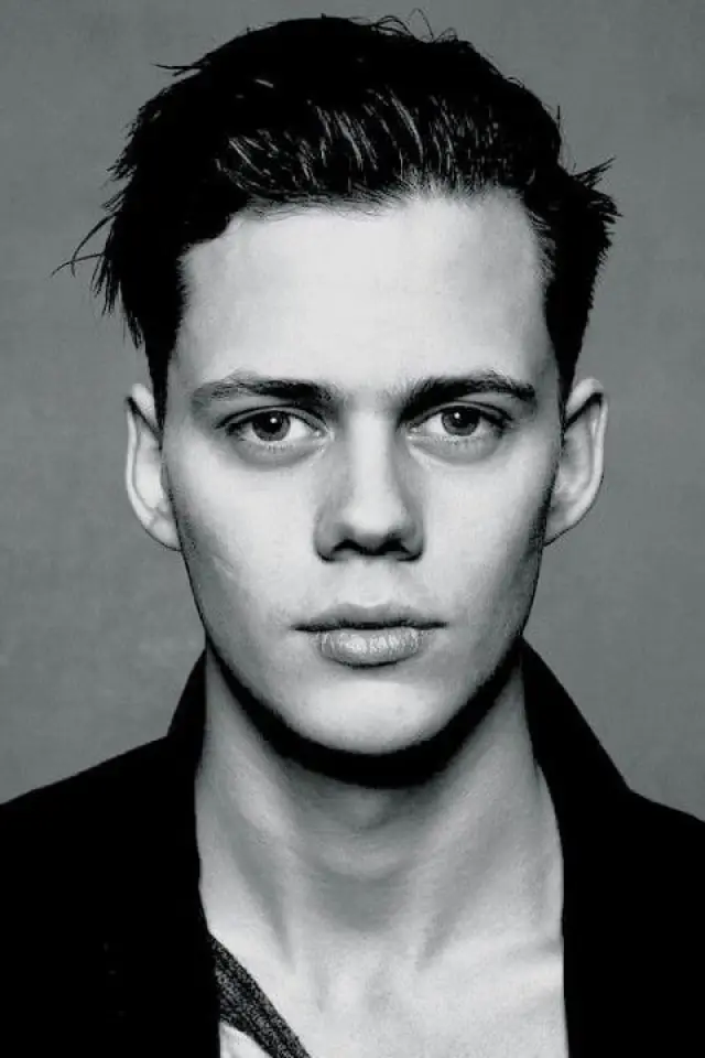 Фото Білл Скашґорд (Bill Skarsgård)
