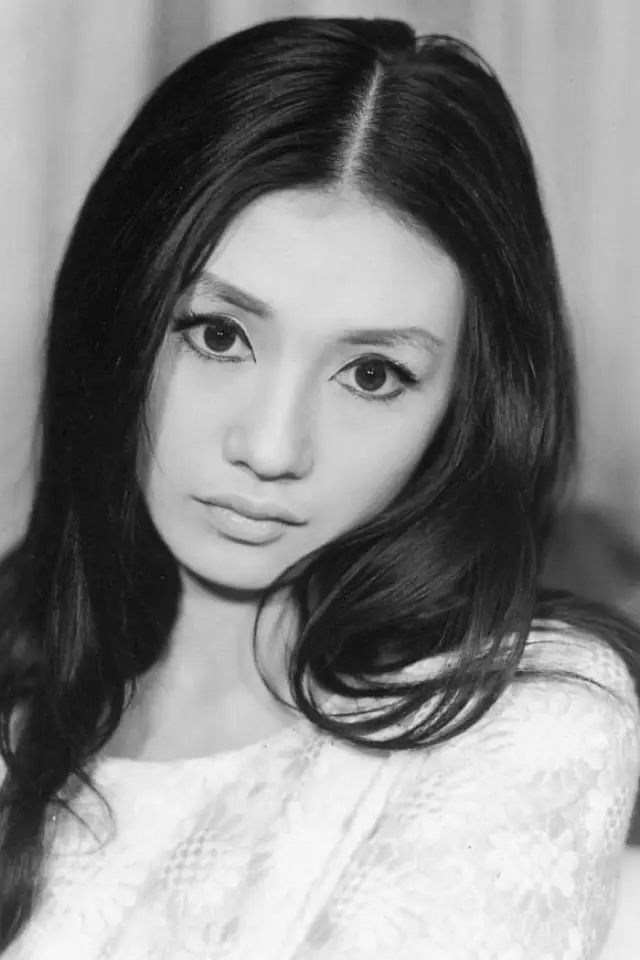 Фото Маріко Каґа (Mariko Kaga)