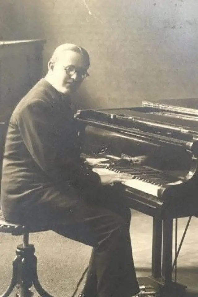 Фото  (Mihály Eisemann)