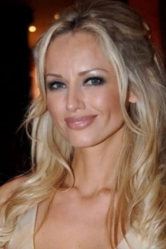 Фото Адріана Карембеу (Adriana Karembeu)