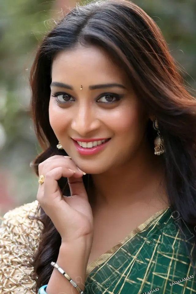 Фото  (Bhanu Sree)