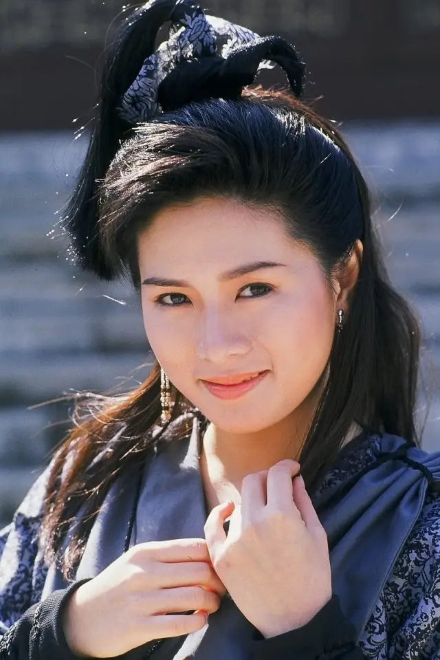 Фото  (Jacqueline Law Wai-Guen)