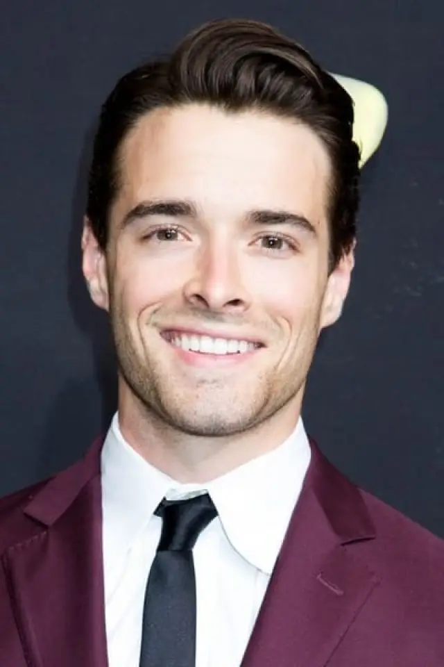 Фото Корі Котт (Corey Cott)