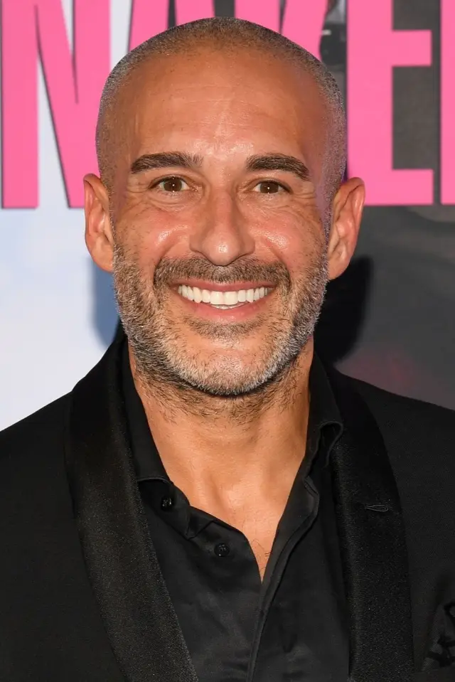 Фото  (Jon Anik)