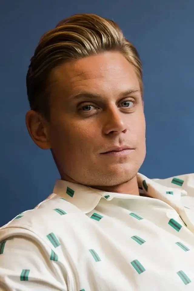 Фото Біллі Маґнуссен (Billy Magnussen)