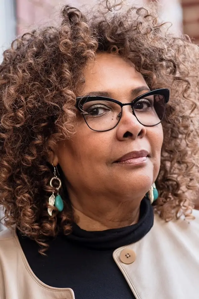 Фото  (Julie Dash)