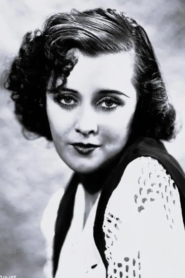 Фото  (Sally O'Neil)