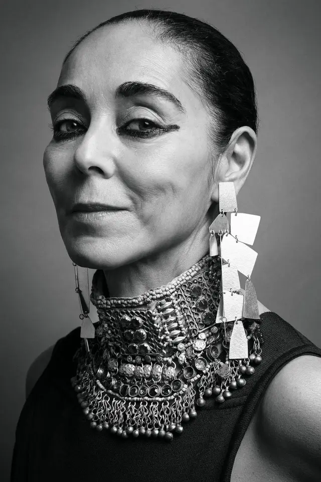 Фото  (Shirin Neshat)