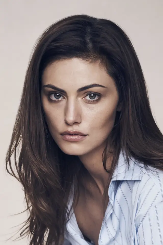 Фото Фо́ебе То́нкін (Phoebe Tonkin)