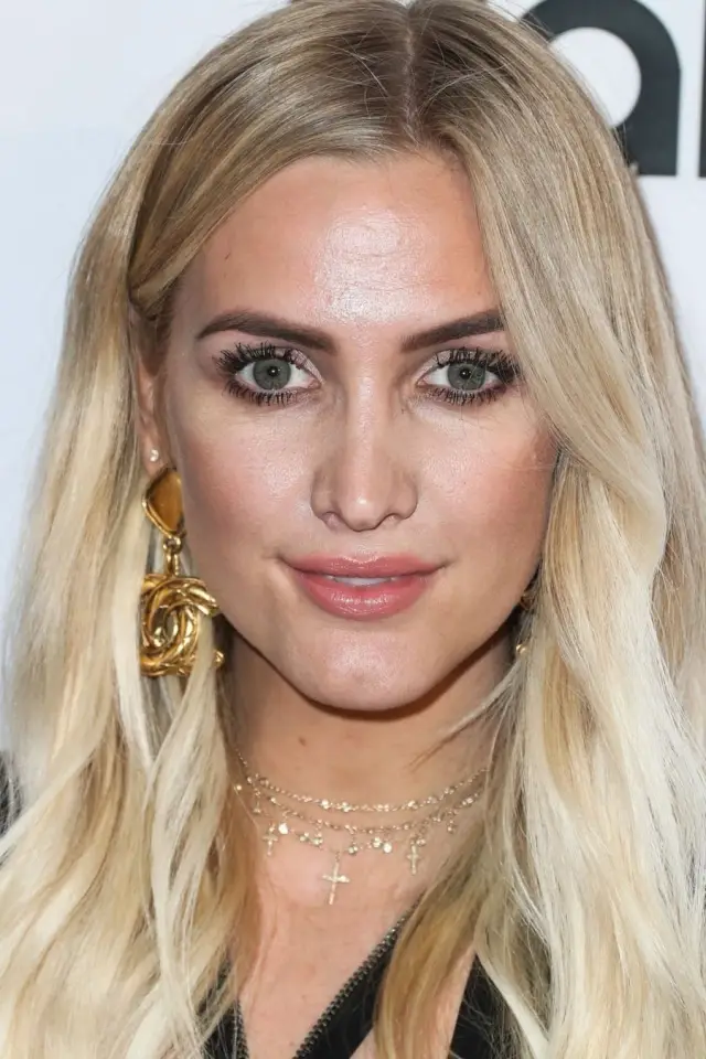 Фото  (Ashlee Simpson)