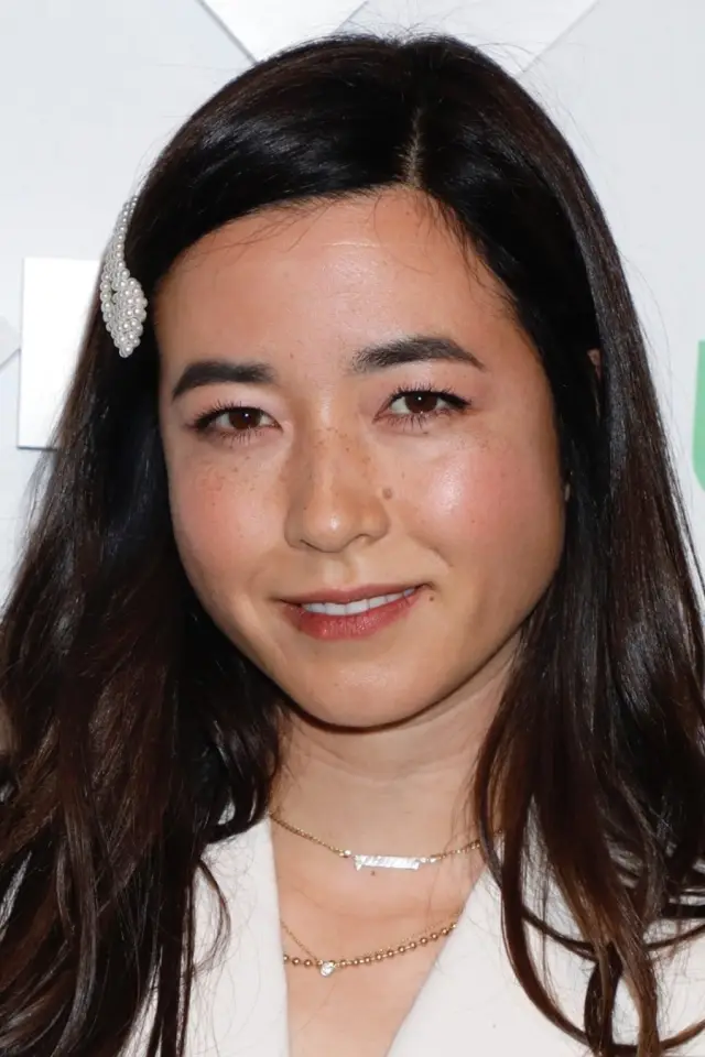 Фото Мая Ерскін (Maya Erskine)
