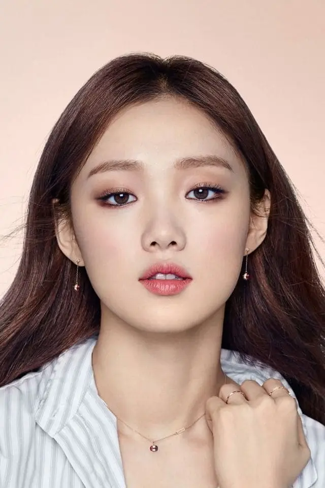 Фото  (Lee Sung-kyung)