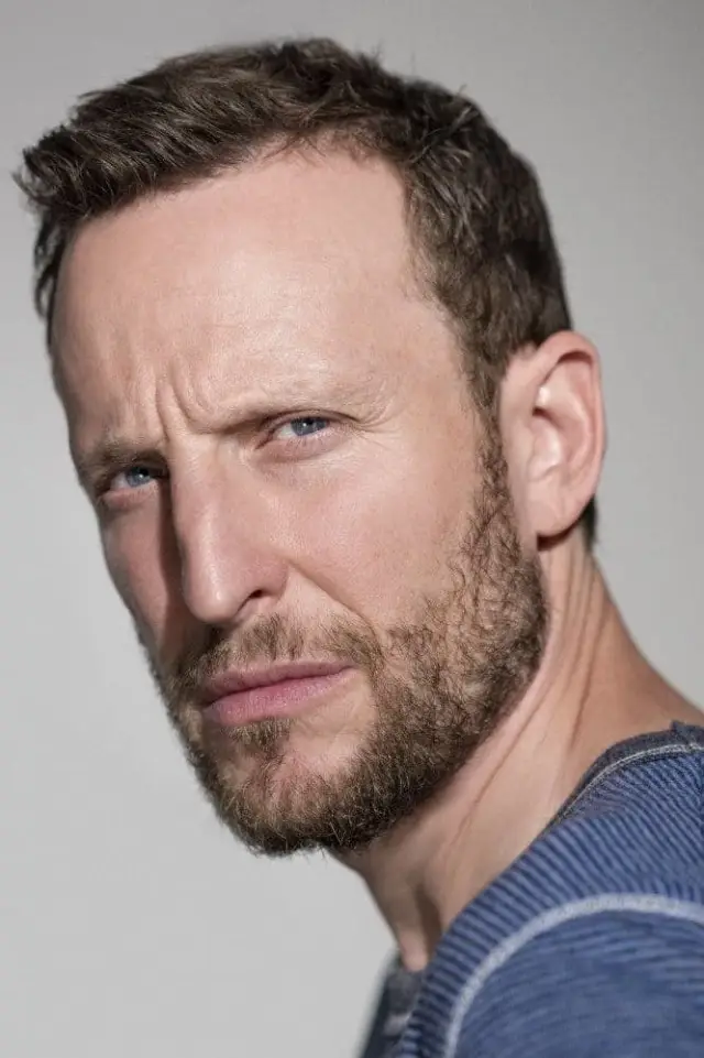 Фото Боді Ельфман (Bodhi Elfman)