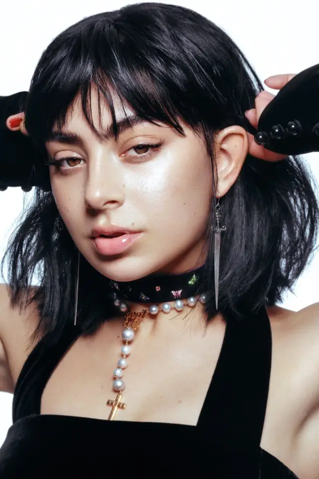Фото Шарлот Емма Ейчісон (Charli xcx)