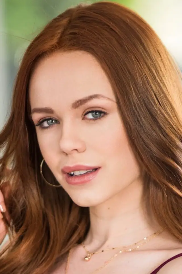 Фото  (Ella Hughes)