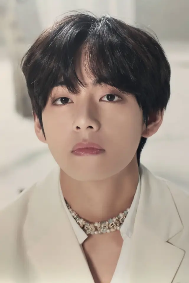 Фото Кім Техьон (Kim Tae-hyung)