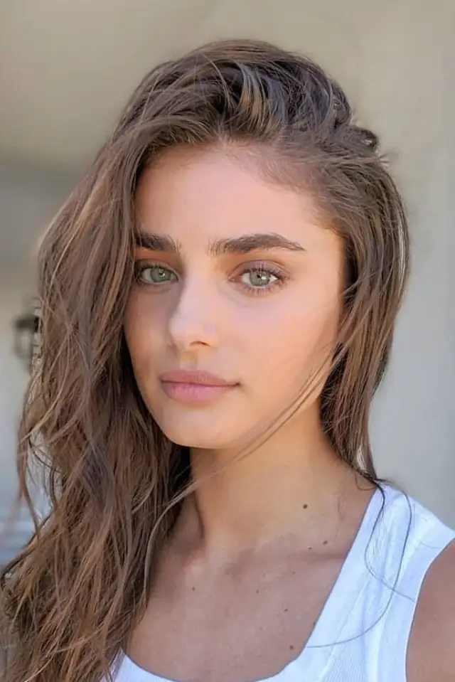Фото  (Taylor Hill)
