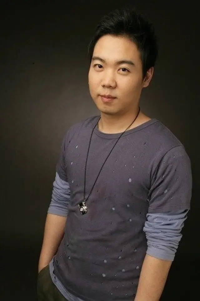 Фото  (Hwang Hyun-hee)