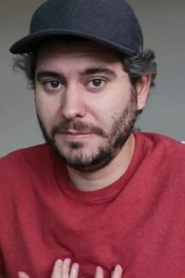 Фото  (Ethan Klein)