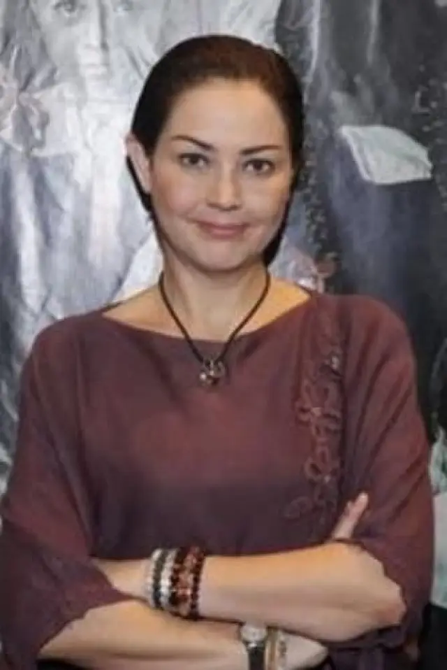 Фото Ровена Умбо (Rowiena Umboh)