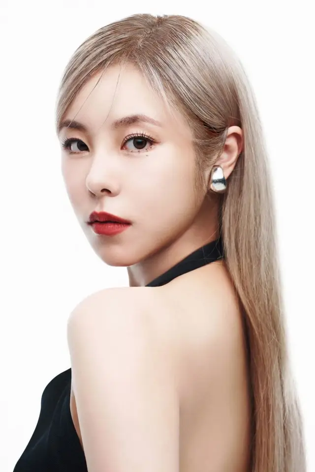 Фото  (Wheein)