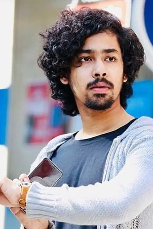 Фото Ріддхі Сен (Riddhi Sen)