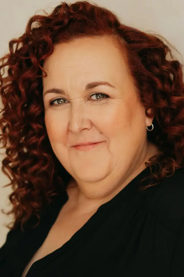 Фото Шерон Метьюз (Sharron Matthews)