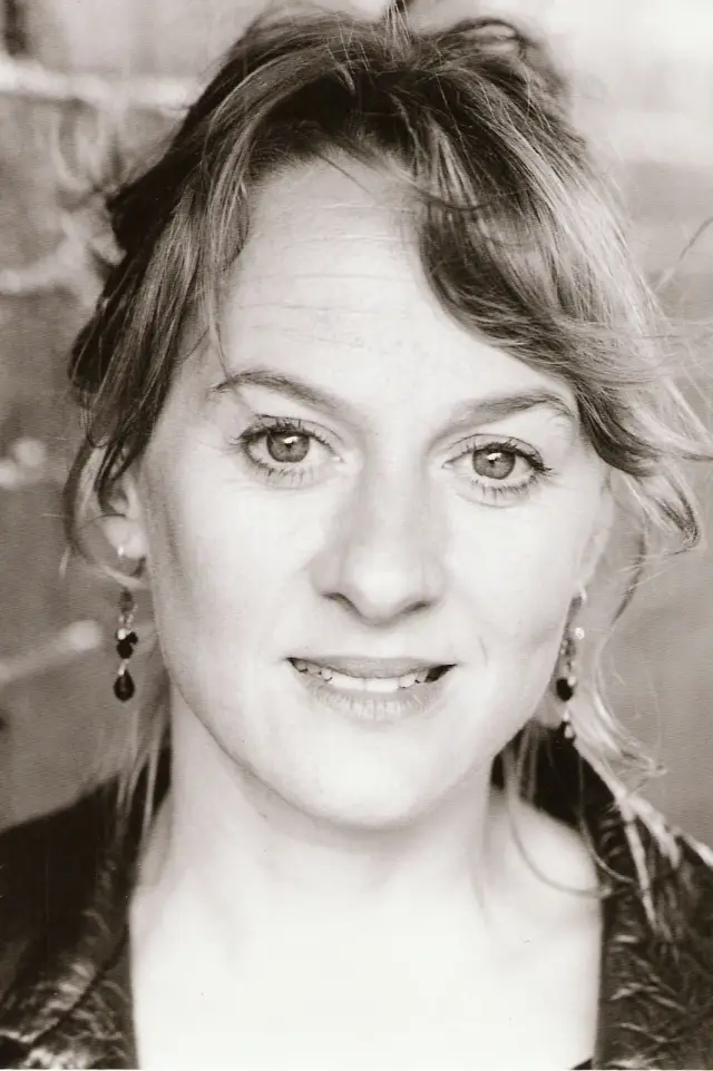 Фото Ніам Кусак (Niamh Cusack)