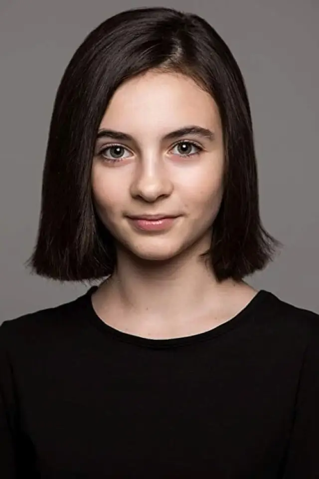 Фото Лара Макдоннелл (Lara McDonnell)