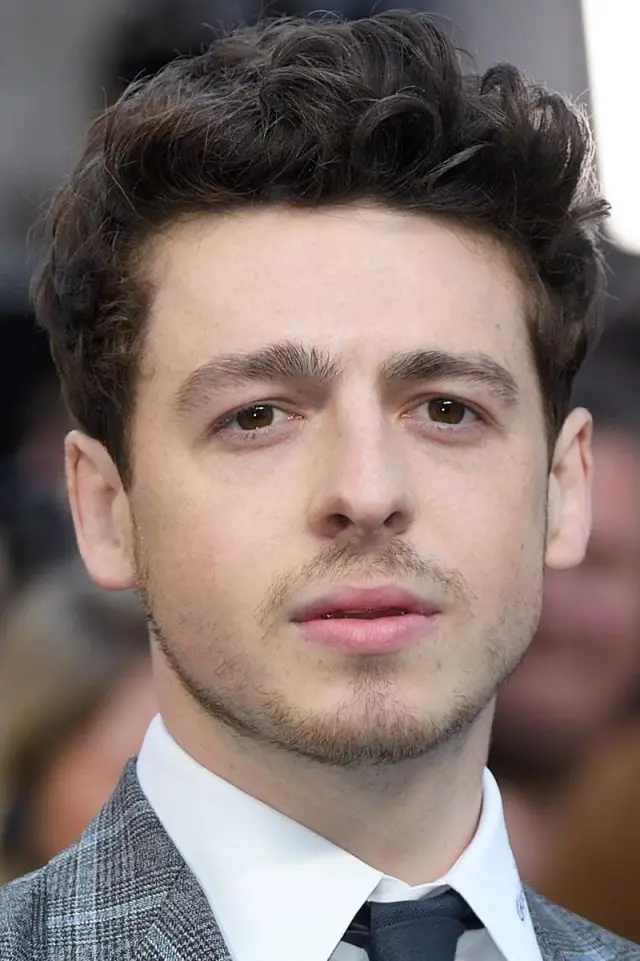 Фото Ентоні Бойл (Anthony Boyle)