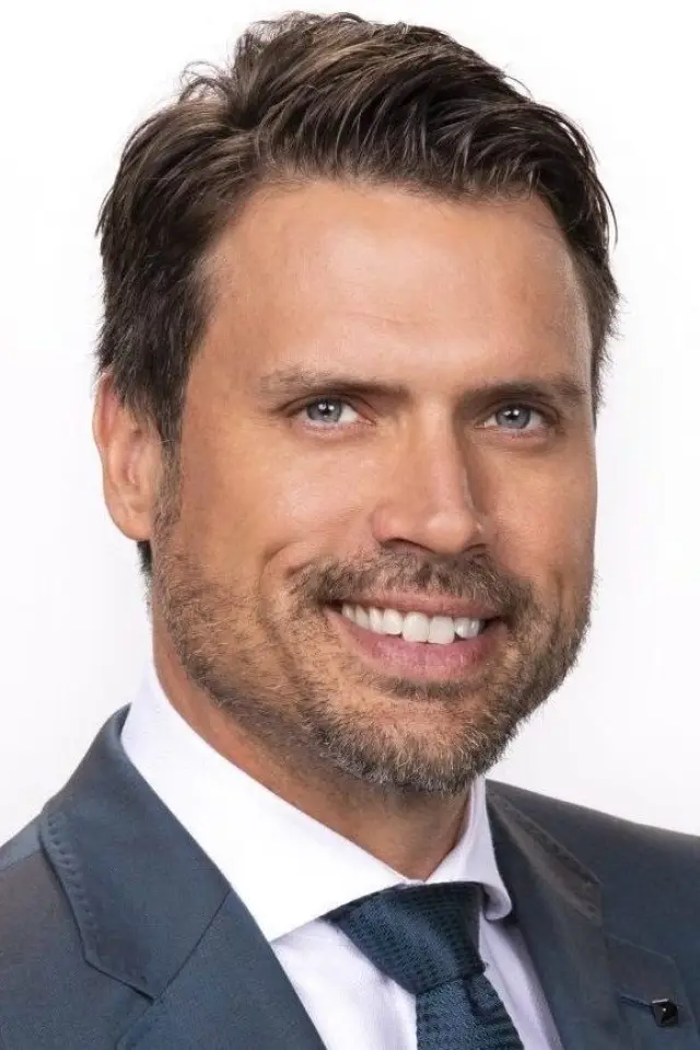 Фото  (Joshua Morrow)