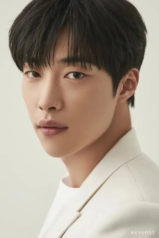 Фото У До Хван (Woo Do-hwan)
