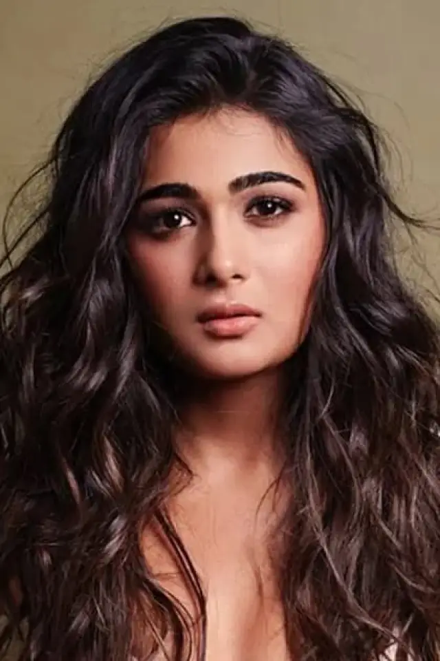 Фото Шаліні Пандей (Shalini Pandey)
