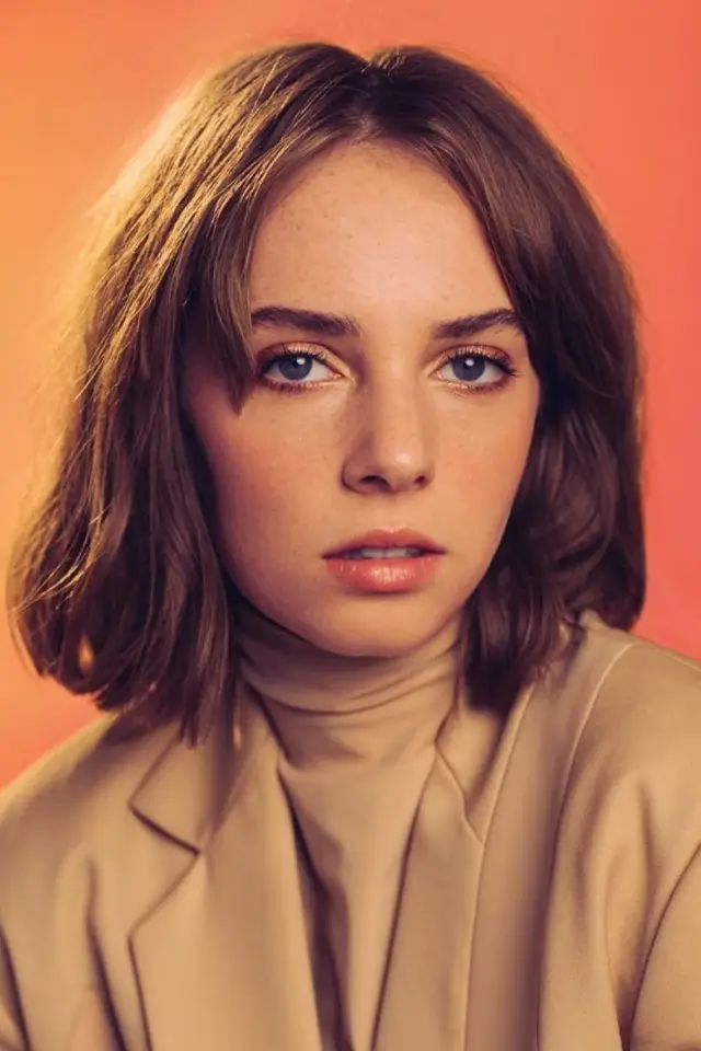 Фото Мая Гоук (Maya Hawke)